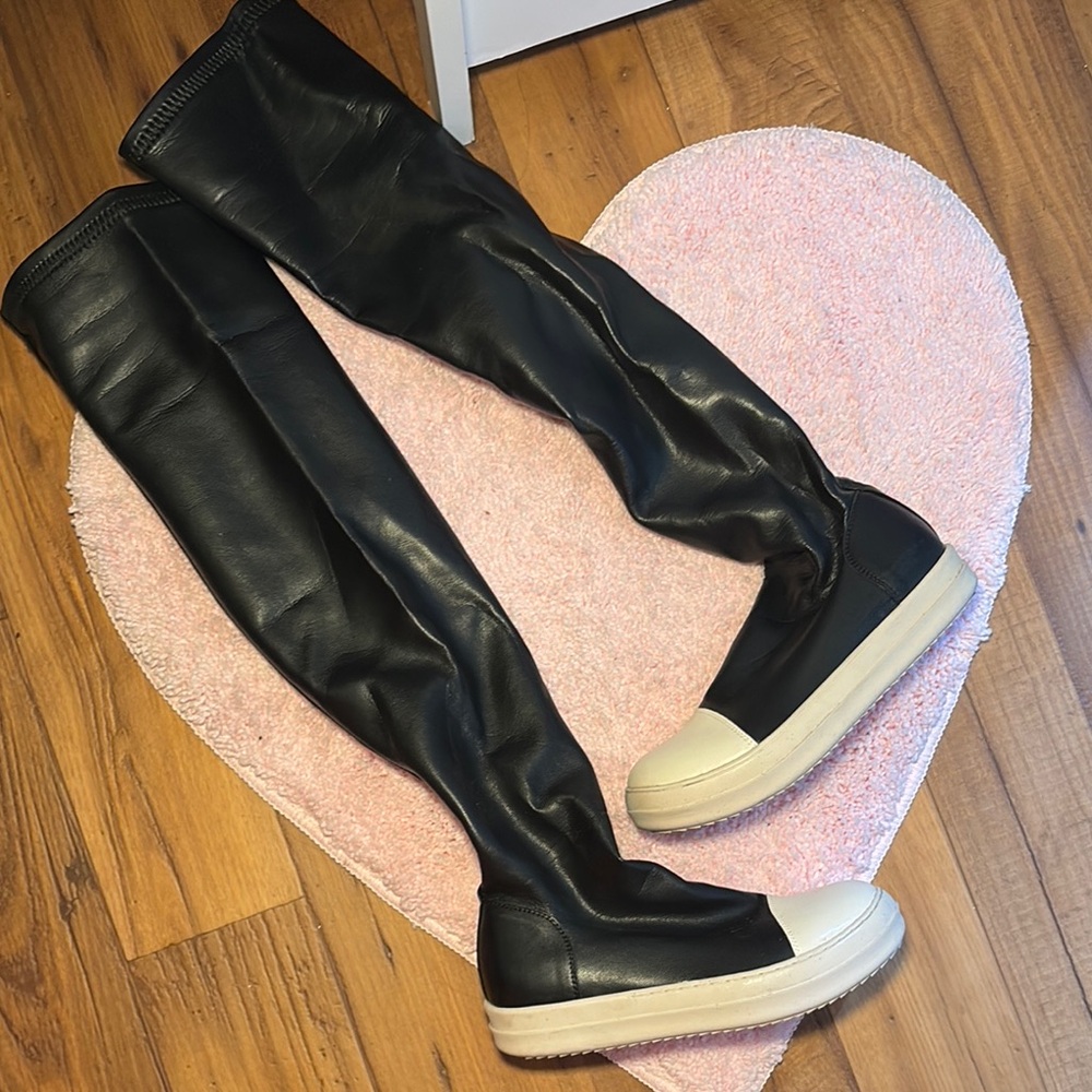 Chic Black Over-the-Knee Leather Boots